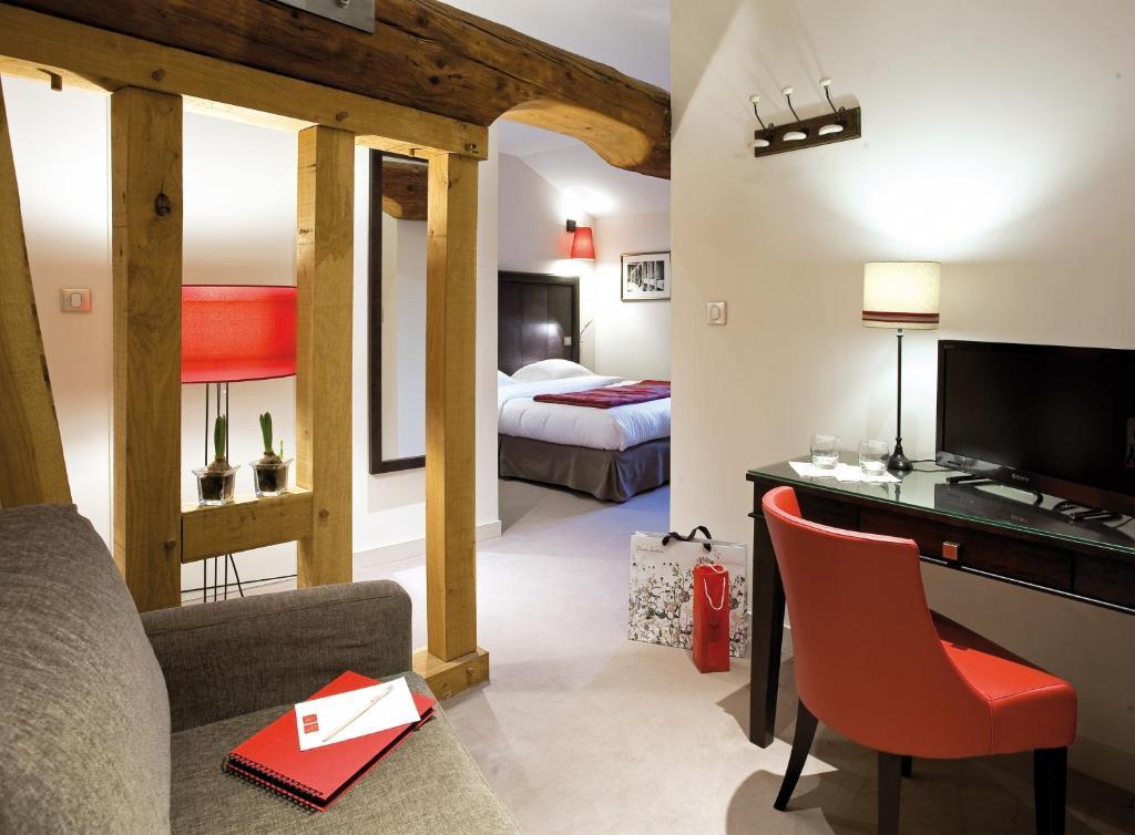 Hotel Le Griffon D'Or Bourg-en-Bresse Room photo